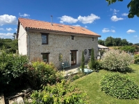Élégante Demeure Ancienne avec Piscine et Jardin Paysager
