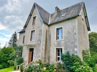 Manoir et Ancienne Grange Rénovée avec Piscine sur un Terrain de plus de 3 Hectares