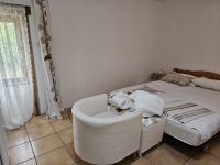 Ensemble Immobilier de Charme avec Maison Principale, Gîte, et Piscine