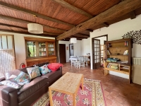 Superbe Maison Avec Gite, 5 Chambres et 6645m2 de Terrain