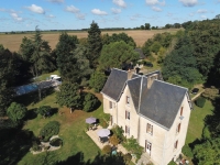 Manoir et Ancienne Grange Rénovée avec Piscine sur un Terrain de plus de 3 Hectares