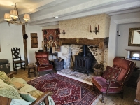 Superb Character House with 2 Bedrooms Between Champagne Mouton and Saint-Laurent-de-Céris