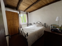 Superbe Maison Avec Gite, 5 Chambres et 6645m2 de Terrain