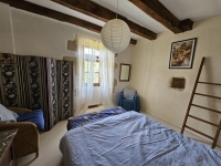 Ensemble Immobilier de Charme avec Maison Principale, Gîte, et Piscine