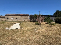 Charmante Maison en Pierre avec Dépendances et Cour Intime – Proche Sauzé-Vaussais