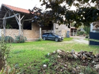 Belle Maison en Pierre avec Beau Jardin et Beaucoup de Dépendances