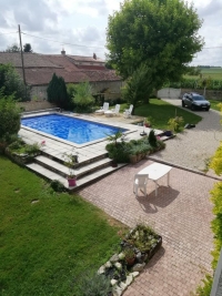 Beautiful Stone House with 5 Bedrooms and Swimming Pool. Gîte Possibility