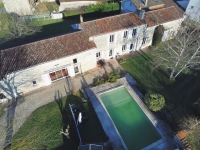 Beautiful Stone House with 5 Bedrooms and Swimming Pool. Gîte Possibility