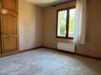 Pavillon Semi-Enterré Avec Beau Et Grand Jardin