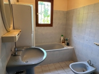 Pavillon Semi-Enterré Avec Beau Et Grand Jardin