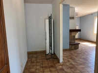 Pavillon Semi-Enterré Avec Beau Et Grand Jardin