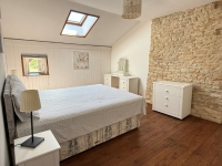Charmant Ensemble à Vendre Avec 2 Maisons, Granges et Terrain Arboré