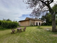 Superbe Maison Avec Gite, 5 Chambres et 6645m2 de Terrain