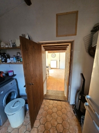 Ensemble Immobilier de Charme avec Maison Principale, Gîte, et Piscine
