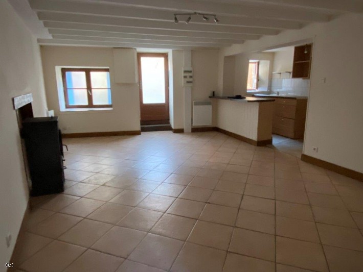 3 Bedroom Stone House In The Historic Town Of Charroux