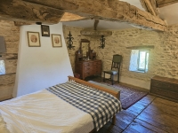 Superb Character House with 2 Bedrooms Between Champagne Mouton and Saint-Laurent-de-Céris