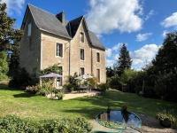 Manoir et Ancienne Grange Rénovée avec Piscine sur un Terrain de plus de 3 Hectares