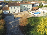 Beautiful 6 Bedroom House With Swimming Pool Near Aigre