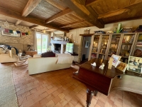 Superbe Maison Avec Gite, 5 Chambres et 6645m2 de Terrain