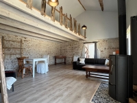 Charmante Maison en Pierre avec Dépendances et Cour Intime – Proche Sauzé-Vaussais