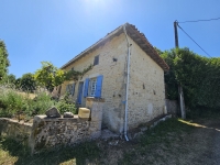 Superb Character House with 2 Bedrooms Between Champagne Mouton and Saint-Laurent-de-Céris