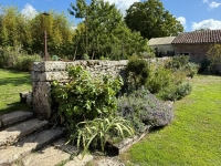 Belle Charentaise Avec 4 Chambres Et Jardin Clos Sur 1433m²