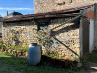 Terrain à Bâtir Arboré avec Hangars et Autres Dépendances