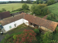 Maison Ancienne de 4 Chambres avec Dépendances