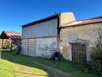 Terrain à Bâtir Arboré avec Hangars et Autres Dépendances