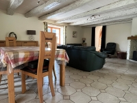 Spacious Family Home with Pool, 6 Bedrooms – Peaceful Hamlet Setting, 2.5 km from Village Centre