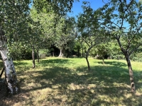 Pavillon Semi-Enterré Avec Beau Et Grand Jardin