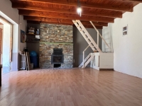 Maison Familiale avec 4 Chambres, Jardin, Piscine et Dépendances – Entre Ruffec et Villefagnan