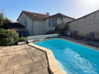 Belle maison en Pierre avec Piscine et Grand Jardin