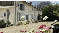 Renovated Detached Farmhouse With 5 Bedrooms