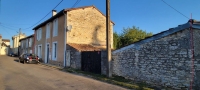 Maison de 2 Chambres avec Jardin au Centre de Ruffec