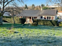 Charmant Pavillon de 3 Chambres avec Sous-Sol à Ruffec