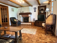 Maison De Campagne Située Au Calme A Vendre. 2 Chambres Et Grand Jardin