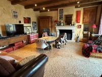Belle Charentaise Avec 4 Chambres Et Jardin Clos Sur 1433m²
