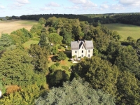 Manoir et Ancienne Grange Rénovée avec Piscine sur un Terrain de plus de 3 Hectares