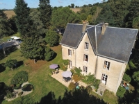 Manoir et Ancienne Grange Rénovée avec Piscine sur un Terrain de plus de 3 Hectares