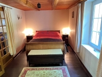 Maison De Campagne Située Au Calme A Vendre. 2 Chambres Et Grand Jardin