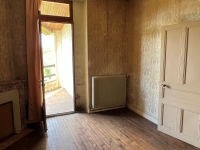 Stone House with Great Potential – 3 Bedrooms, Garden, and Attic to Convert