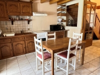 Maison De Campagne Située Au Calme A Vendre. 2 Chambres Et Grand Jardin