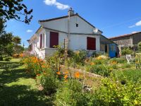 EXCLUSIVTE : Maison De Village Entre Ruffec et Civray