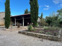 Belle Maison en Pierre avec Beau Jardin et Beaucoup de Dépendances