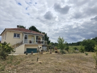 Pavillon Sur Sous Sol Avec Belles Vues et un Hectare De Jardin