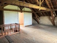 Stone House with Great Potential – 3 Bedrooms, Garden, and Attic to Convert