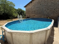 Charmant Ensemble à Vendre Avec 2 Maisons, Granges et Terrain Arboré