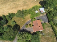 Pavillon Semi-Enterré Avec Beau Et Grand Jardin