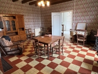 Maison Ancienne de 4 Chambres avec Dépendances